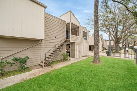 Photo of 17202 Imperial Valley Drive #4, Houston, TX 77060 (MLS # 85849533)