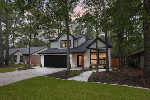 Photo of 203 S Pathfinders Circle, The Woodlands, TX 77381 (MLS # 12949690)