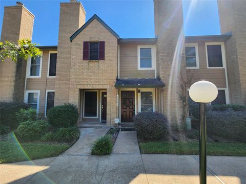 Photo of 17742 Kings Park Lane, Houston, TX 77058 (MLS # 9140403)