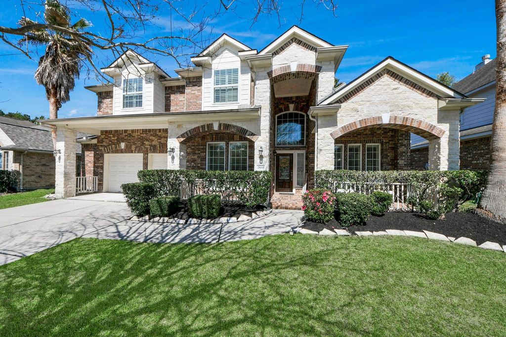 Photo of 2610 Sandy Lodge Court, Houston, TX 77345 (MLS # 71494746)