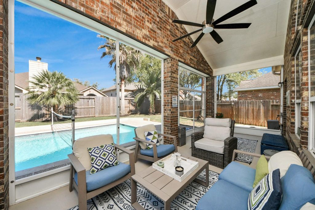 Photo of 2610 Sandy Lodge Court, Houston, TX 77345 (MLS # 71494746)