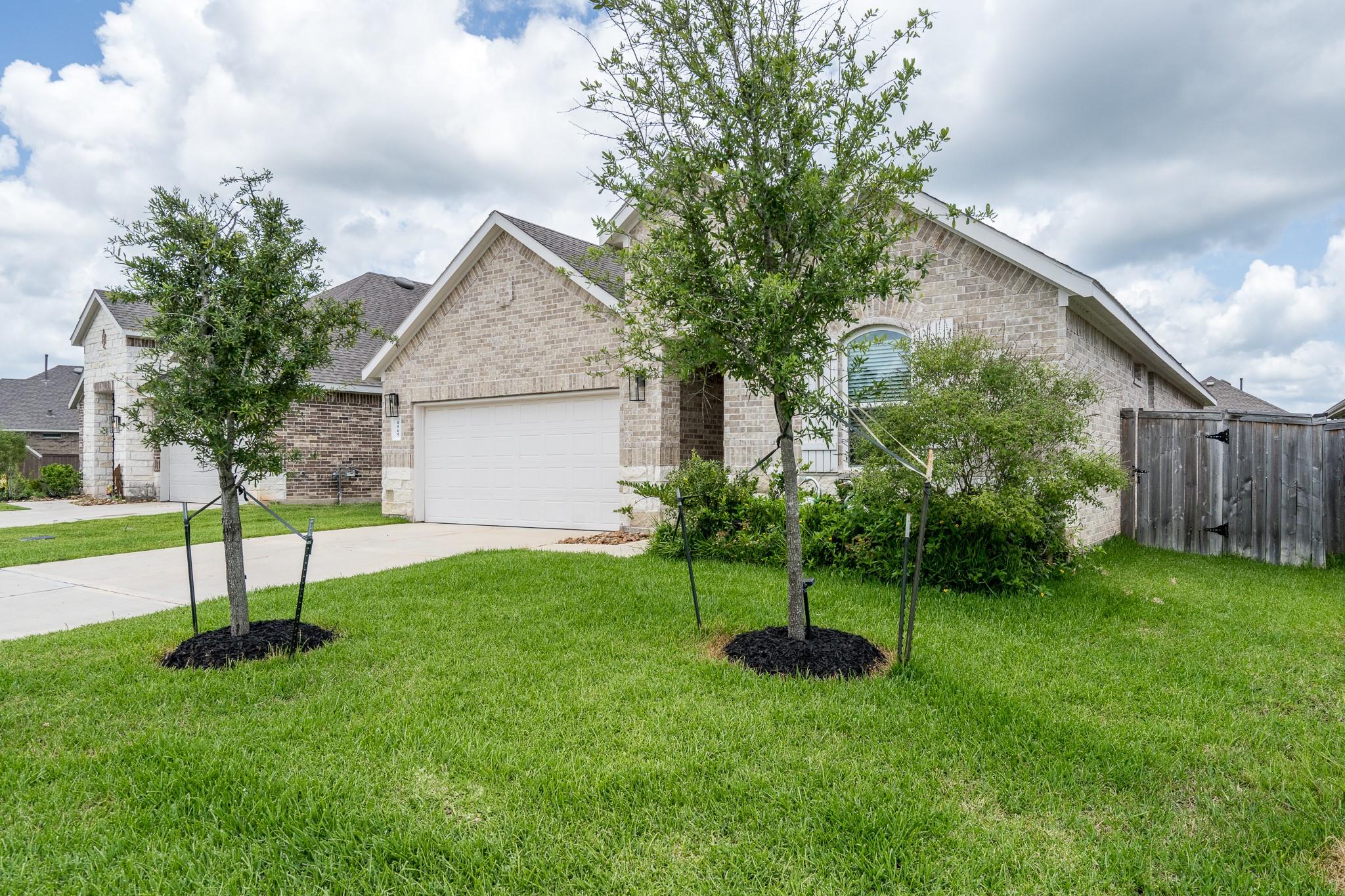 1565 Oakdale Crest Rd