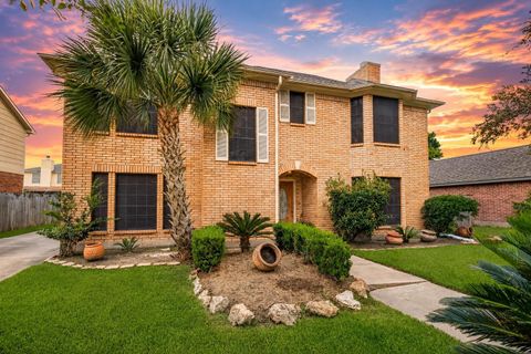 Photo of 14810 El Tesoro Drive, Houston, TX 77083 (MLS # 21810318)