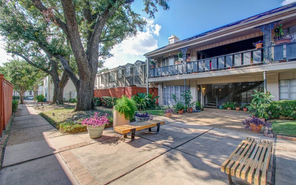 Photo of 2575 Marilee Lane #1, Houston, TX 77057 (MLS # 72550198)
