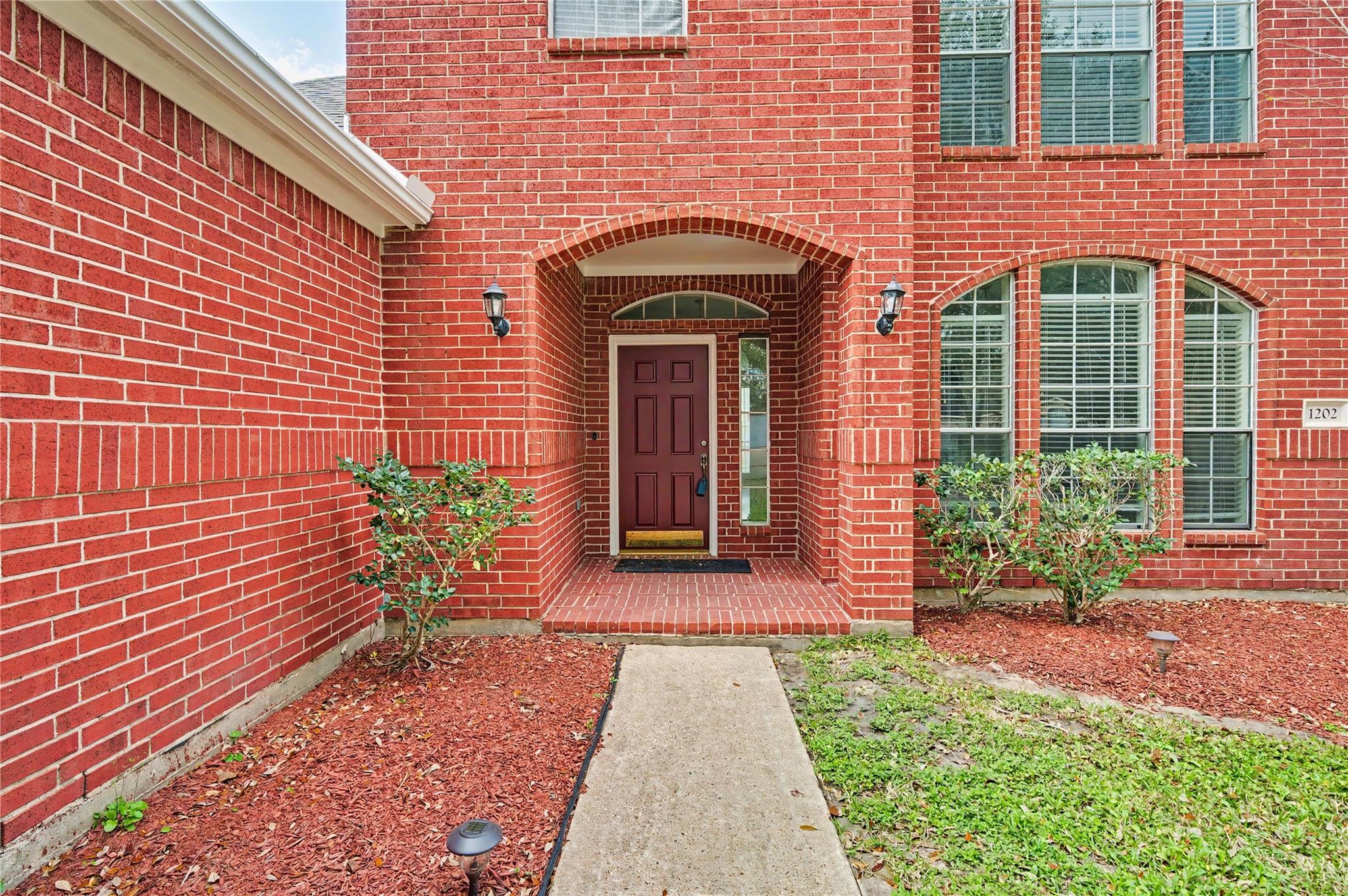 1202 Woodley Bend