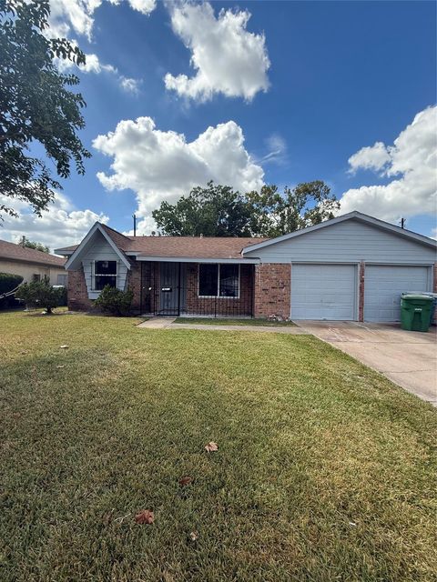 Photo of 14422 Alrover Street, Houston, TX 77045 (MLS # 56567094)