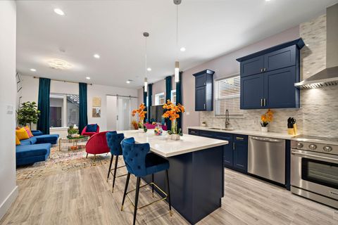 Photo of 207 E 38th Street, Houston, TX 77018 (MLS # 44642389)