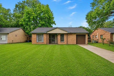 Photo of 5725 Melanite Avenue, Houston, TX 77053 (MLS # 41143134)
