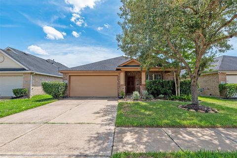 Photo of 2003 Lansing Cove Drive, Fresno, TX 77545 (MLS # 83128279)
