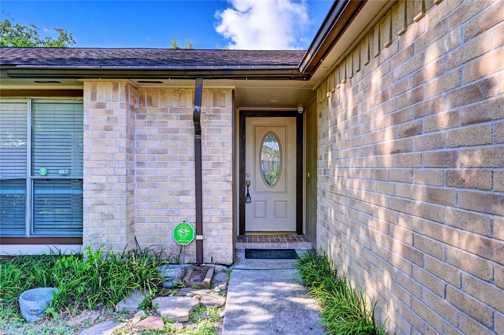 Photo of 3443 Fountain Spring Drive, Houston, TX 77066 (MLS # 19209414)