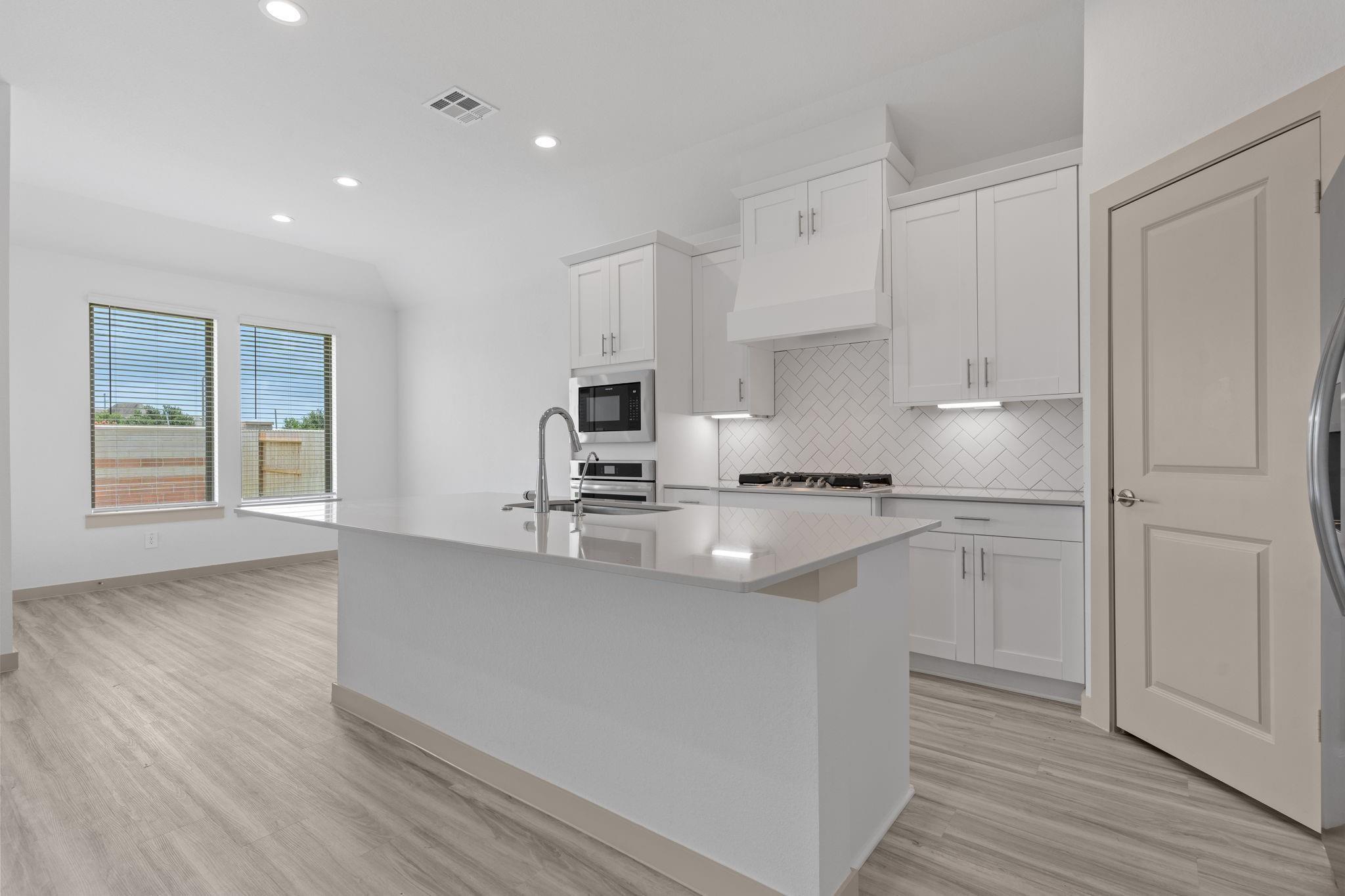 3304 Woodrose Orchard