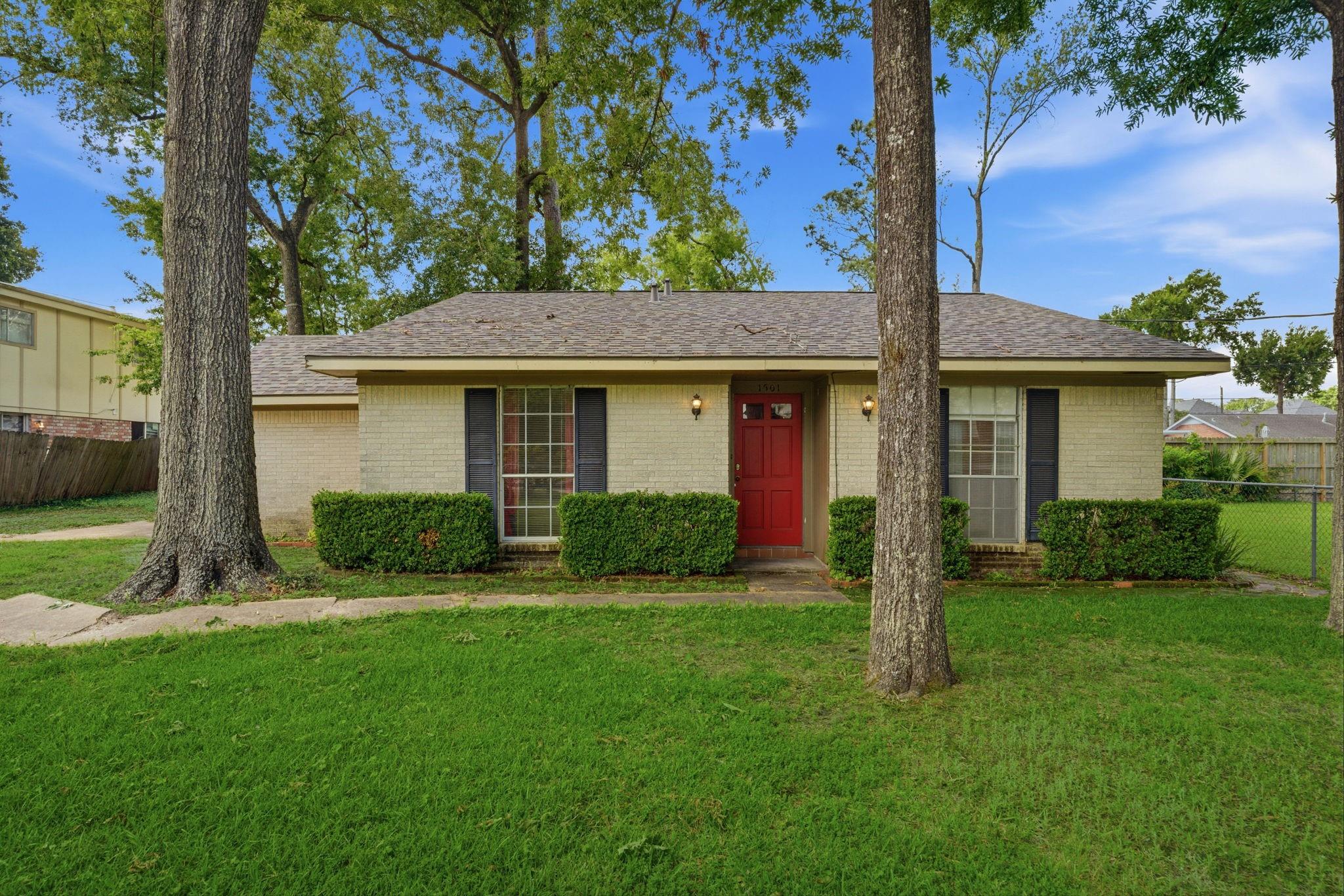 1501 Early Lane