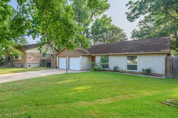 516 SAINT CHARLES ST, LEAGUE CITY, TX 77573 - Image a69ece2b3ee8737f1b0af5d743dfd68b/3313396138