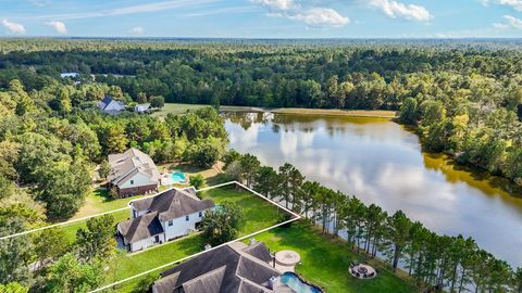 9822 Crestwater Circle Magnolia TX 77354