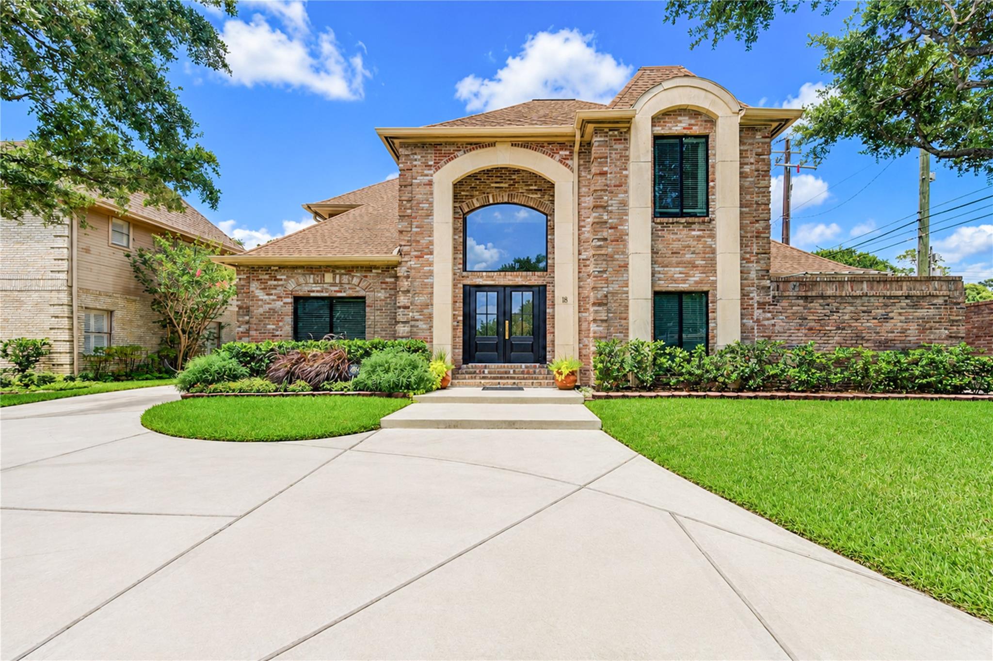 18 Hickory Shadows Drive