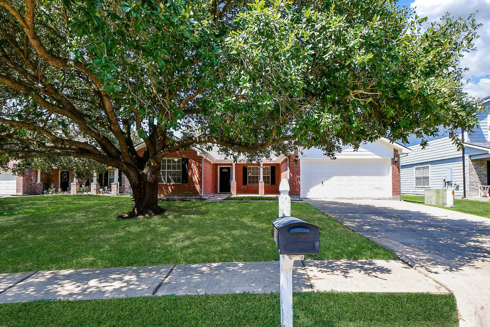 835 Victoria Lakes Drive