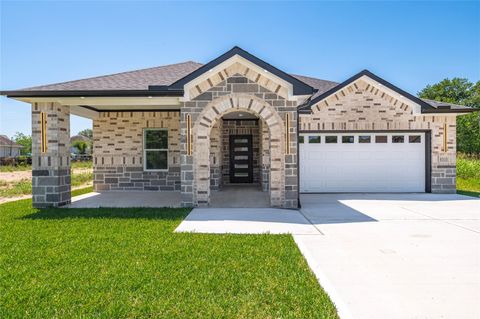 Photo of 8310 Swiftwater Lane, Houston, TX 77075 (MLS # 90510602)