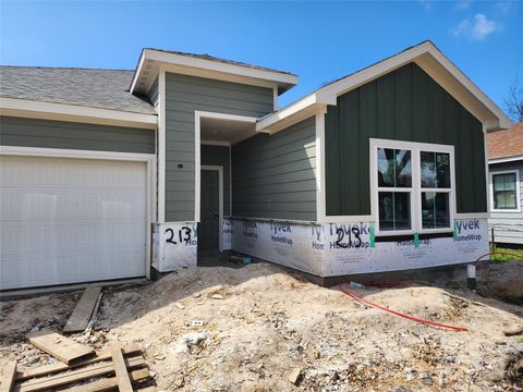 Homes For Sale - 213 Adoue Avenue<br/> Baytown, TX 77520