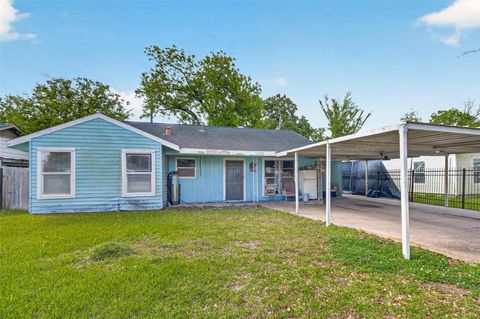 Photo of 919 Christine Street, Houston, TX 77017 (MLS # 62097106)