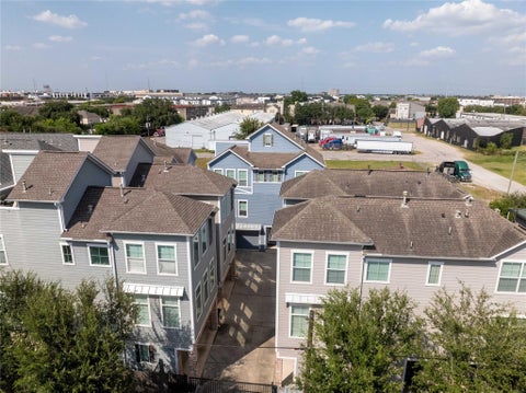 Tiny photo for 3009 Bell Street #B, Houston, TX 77003 (MLS # 14724107)