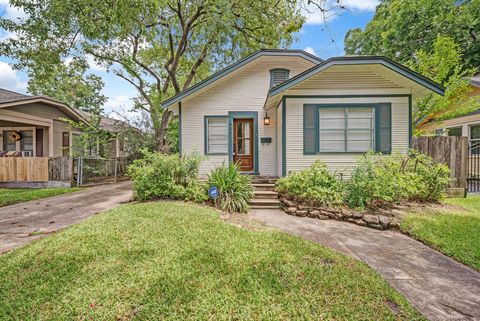 Photo of 917 Fugate Street, Houston, TX 77009 (MLS # 50985790)