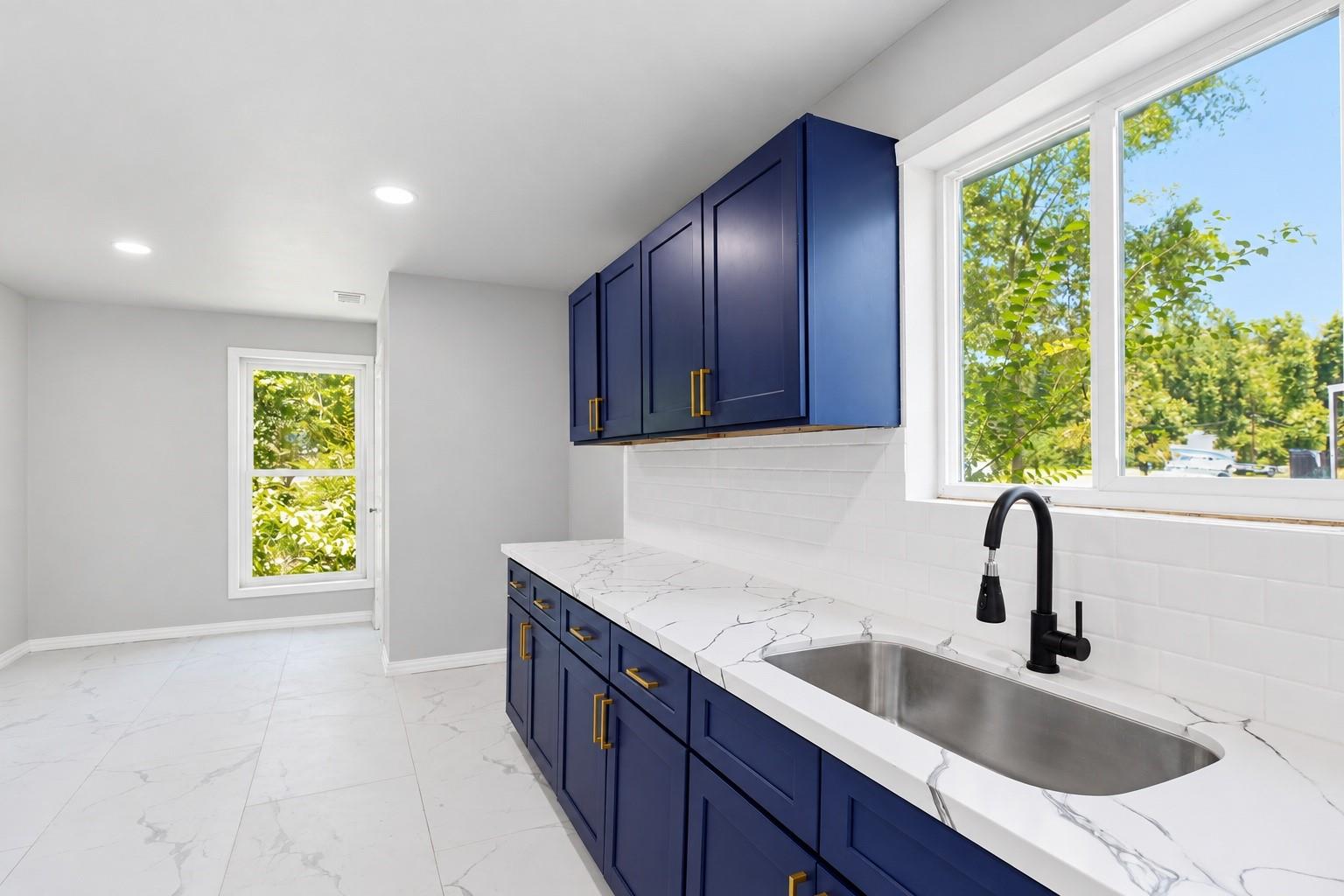 1910 Riverwood Trail
