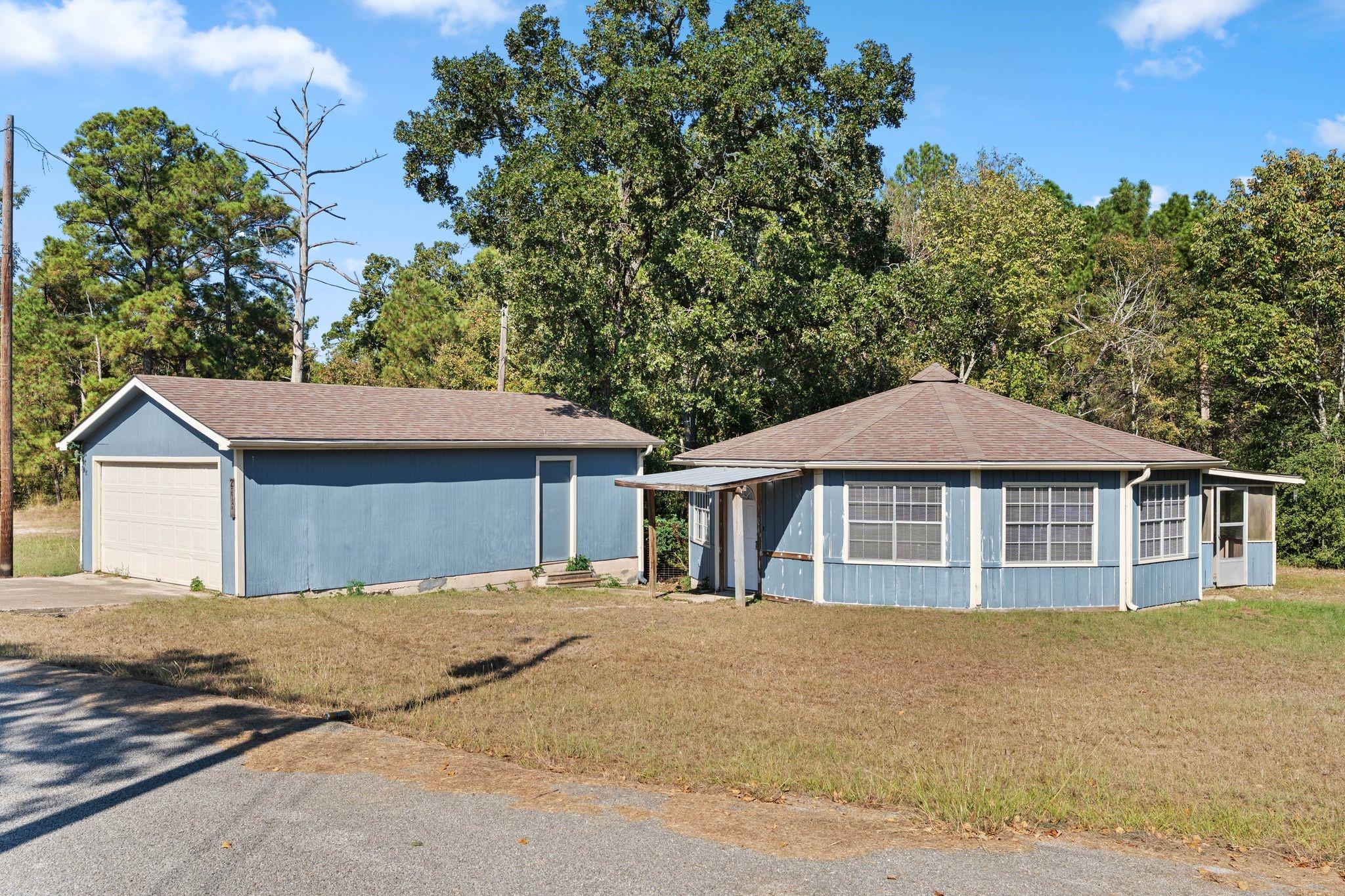 2 Tejas Street