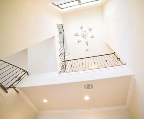 Photo of 7539 Highmeadow Dr, Houston, TX 77063 (MLS # 77634487) Photo of 7539 Highmeadow Dr, Houston, TX 77063 (MLS # 77634487)