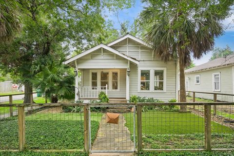 Photo of 1201 Tulane Street, Houston, TX 77008 (MLS # 30166212)