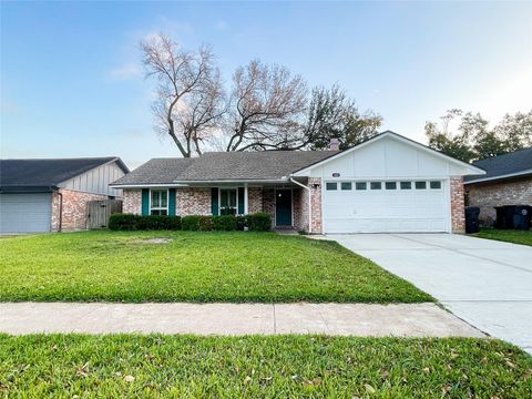 Photo of 13607 Fernhill Drive, Sugar Land, TX 77498 (MLS # 65892051)