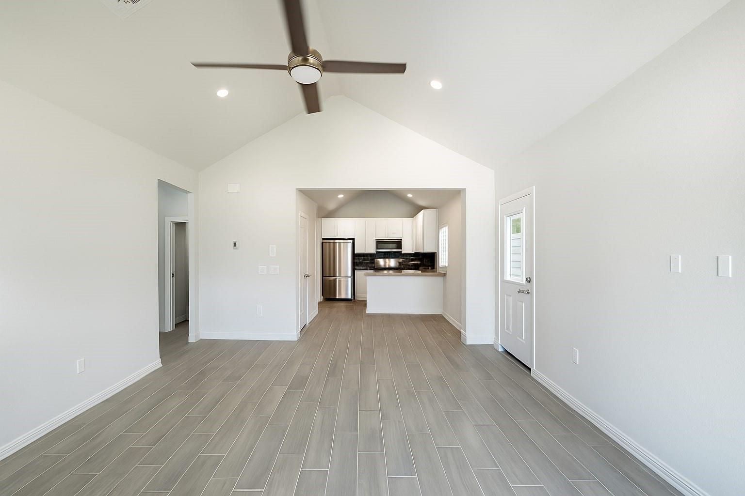 16729 E Hammon