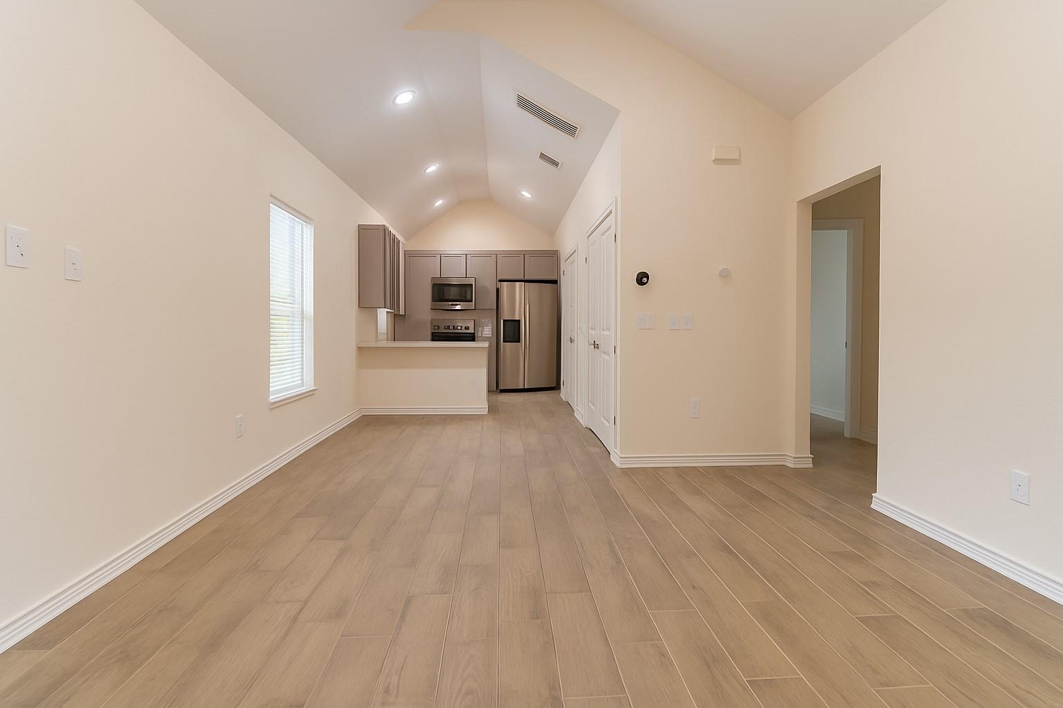 16729 E Hammon