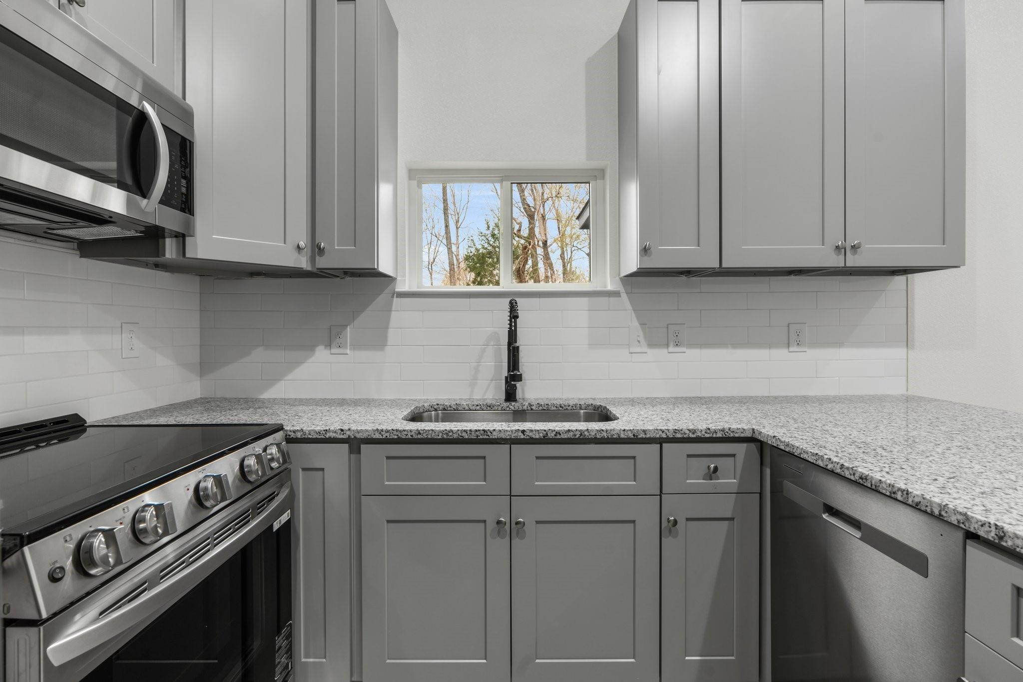 16729 E Hammon