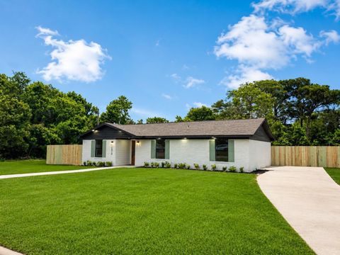 Photo of 1313 Cos Street, Liberty, TX 77575 (MLS # 3916039)