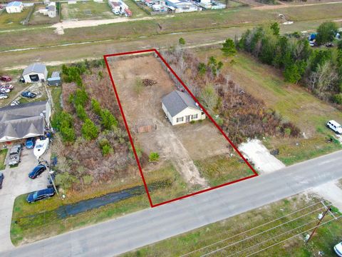 Photo of 2313 County Road 3540, Cleveland, TX 77327 (MLS # 96939389)