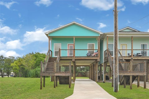 Photo of 911 13th Street, San Leon, TX 77539 (MLS # 84763682)