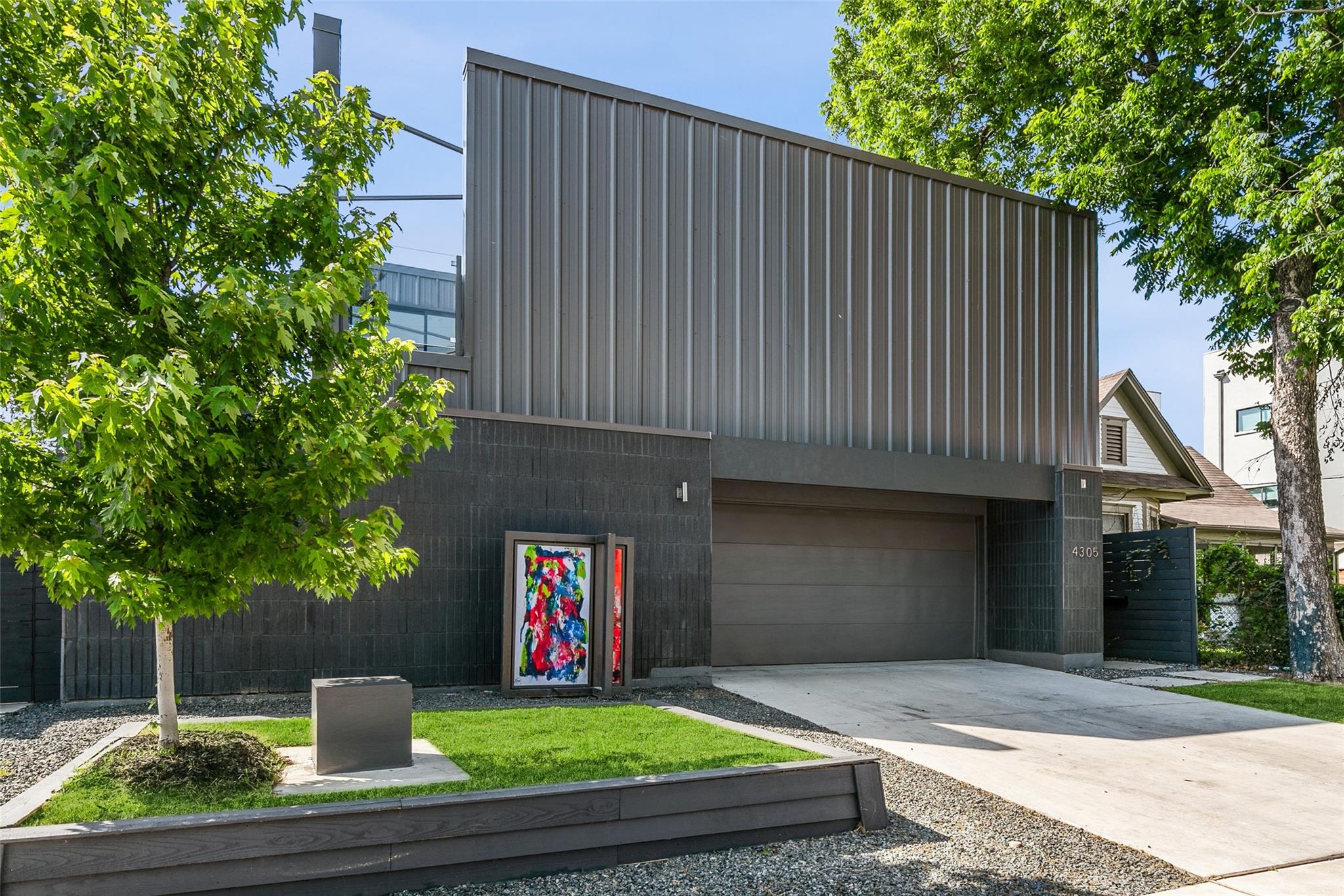 4305 Roseland Avenue