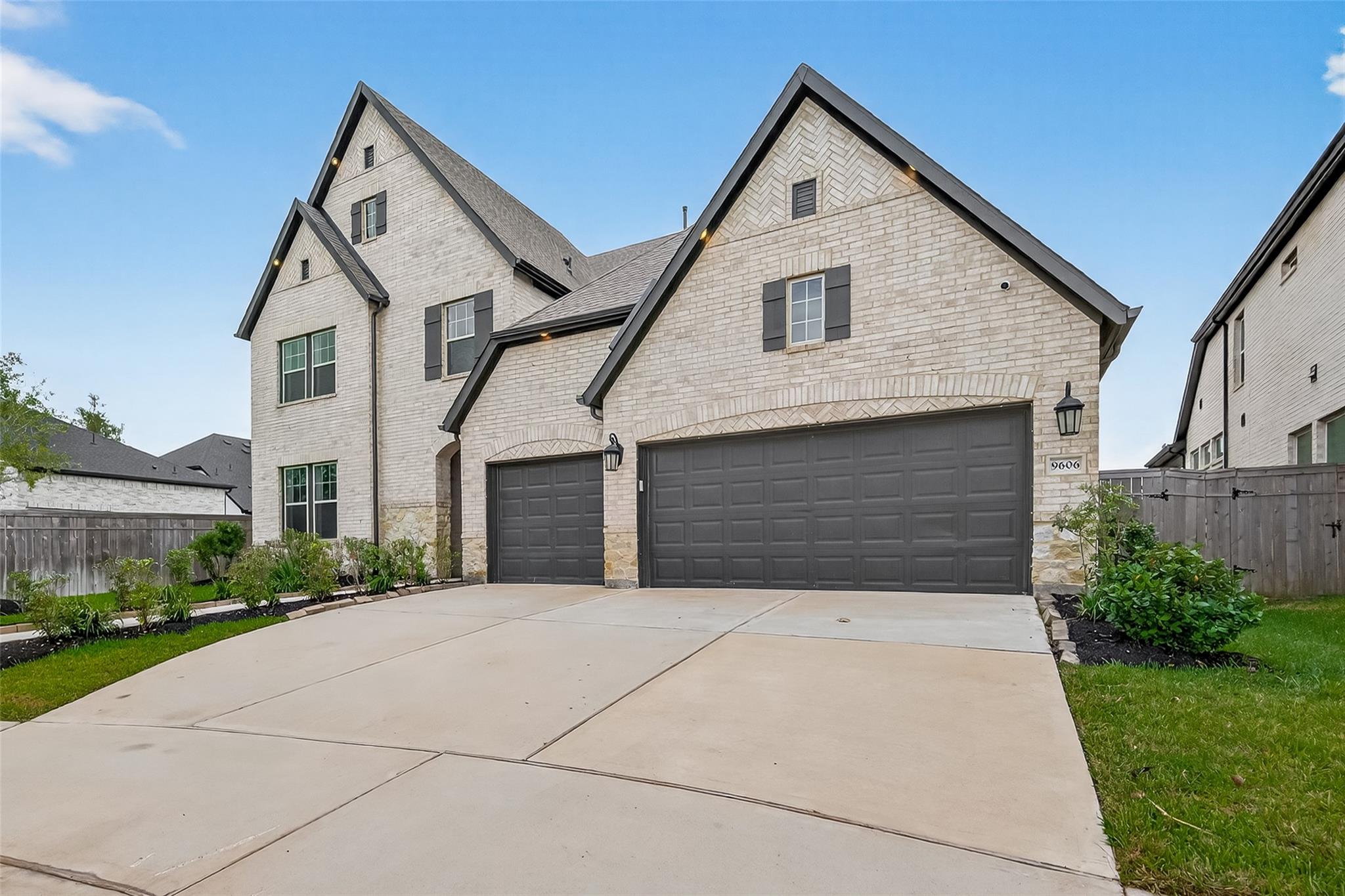 9606 Pink Blossom Court