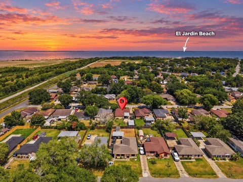 Photo of 4722 Caroline Street, Seabrook, TX 77586 (MLS # 26536535)