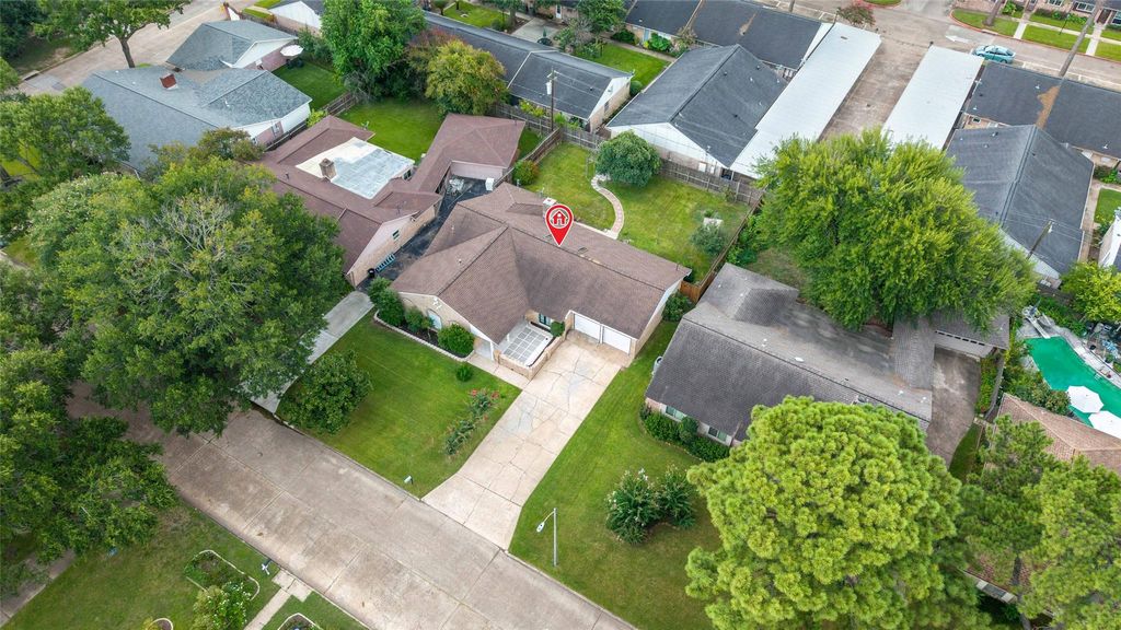 Photo of 11411 Ash Creek Drive, Houston, TX 77043 (MLS # 16844052)