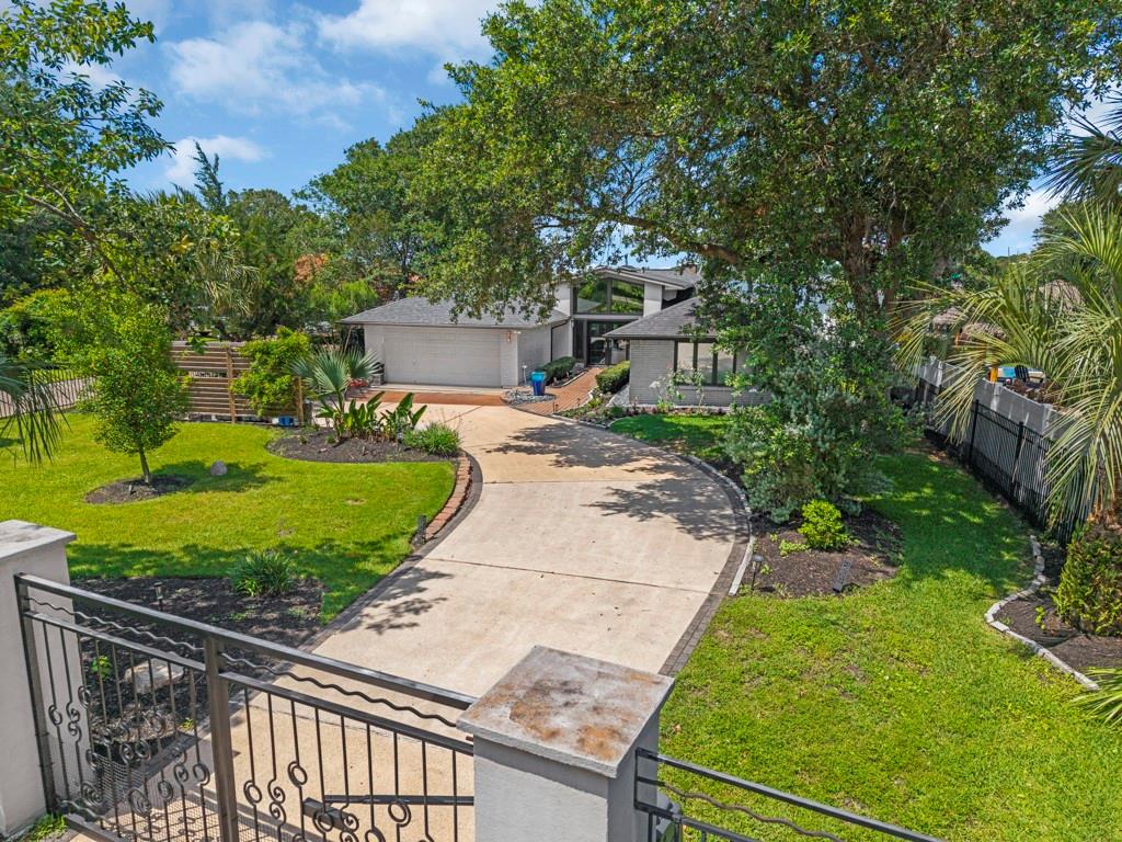 217 Lakeshore Circle