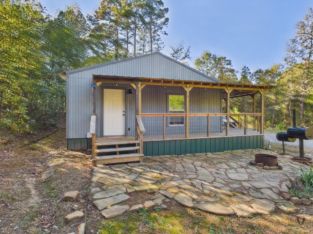 Photo of 1068 Holiday Harbor Drive, Jefferson, TX 75657 (MLS # 36951240)