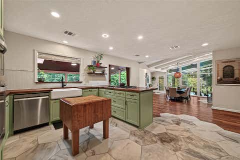 Tiny photo for 514 S Shadowbend Avenue, Friendswood, TX 77546 (MLS # 79034345)