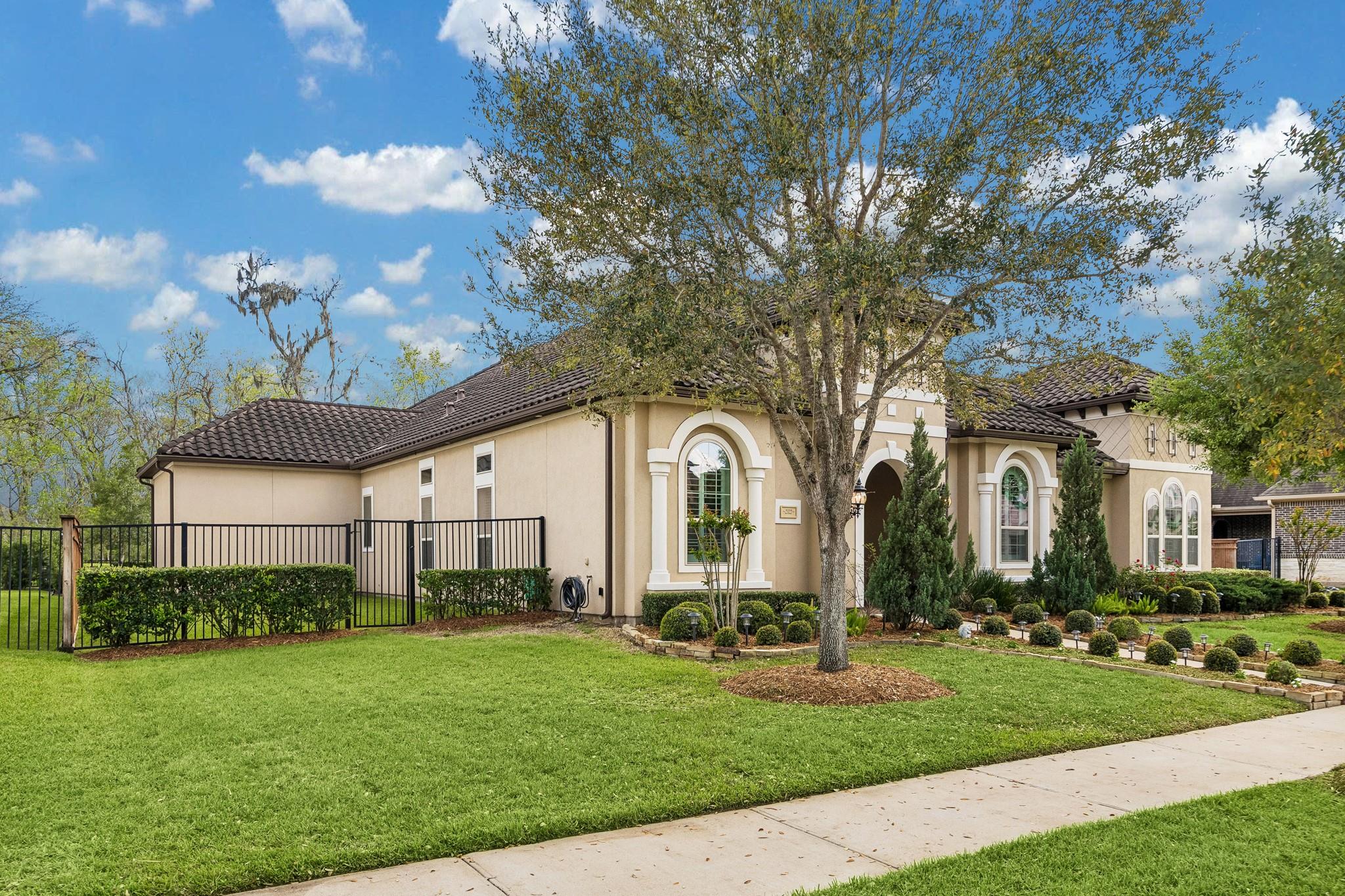 2322 Red Fox Drive
