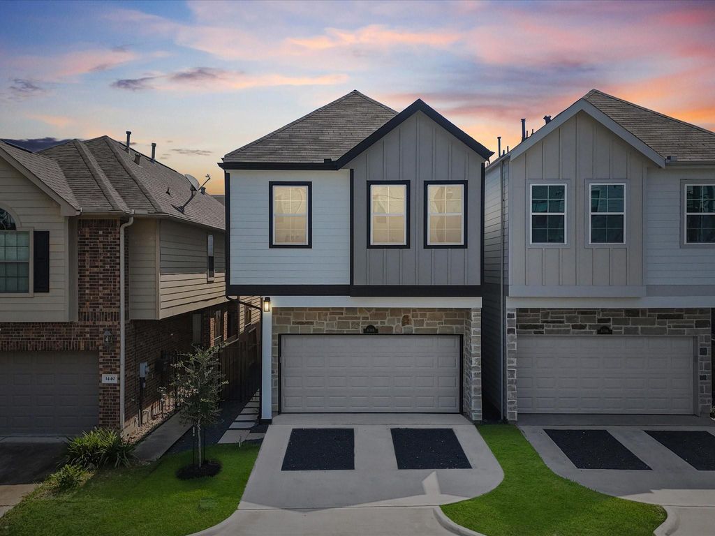 Photo of 1438 Dian Street #A, Houston, TX 77008 (MLS # 17830968)