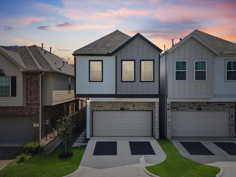 Photo of 1438 Dian Street #A, Houston, TX 77008 (MLS # 17830968)