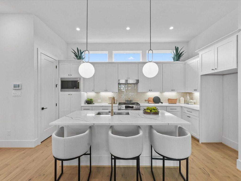 Photo of 2218 Dennis Street, Houston, TX 77004 (MLS # 85049903)