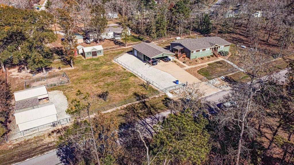Photo of 120 Mary Drive, Huntsville, TX 77320 (MLS # 35221624)