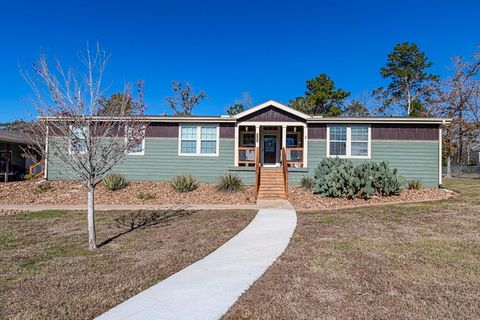 Photo of 120 Mary Drive, Huntsville, TX 77320 (MLS # 35221624)