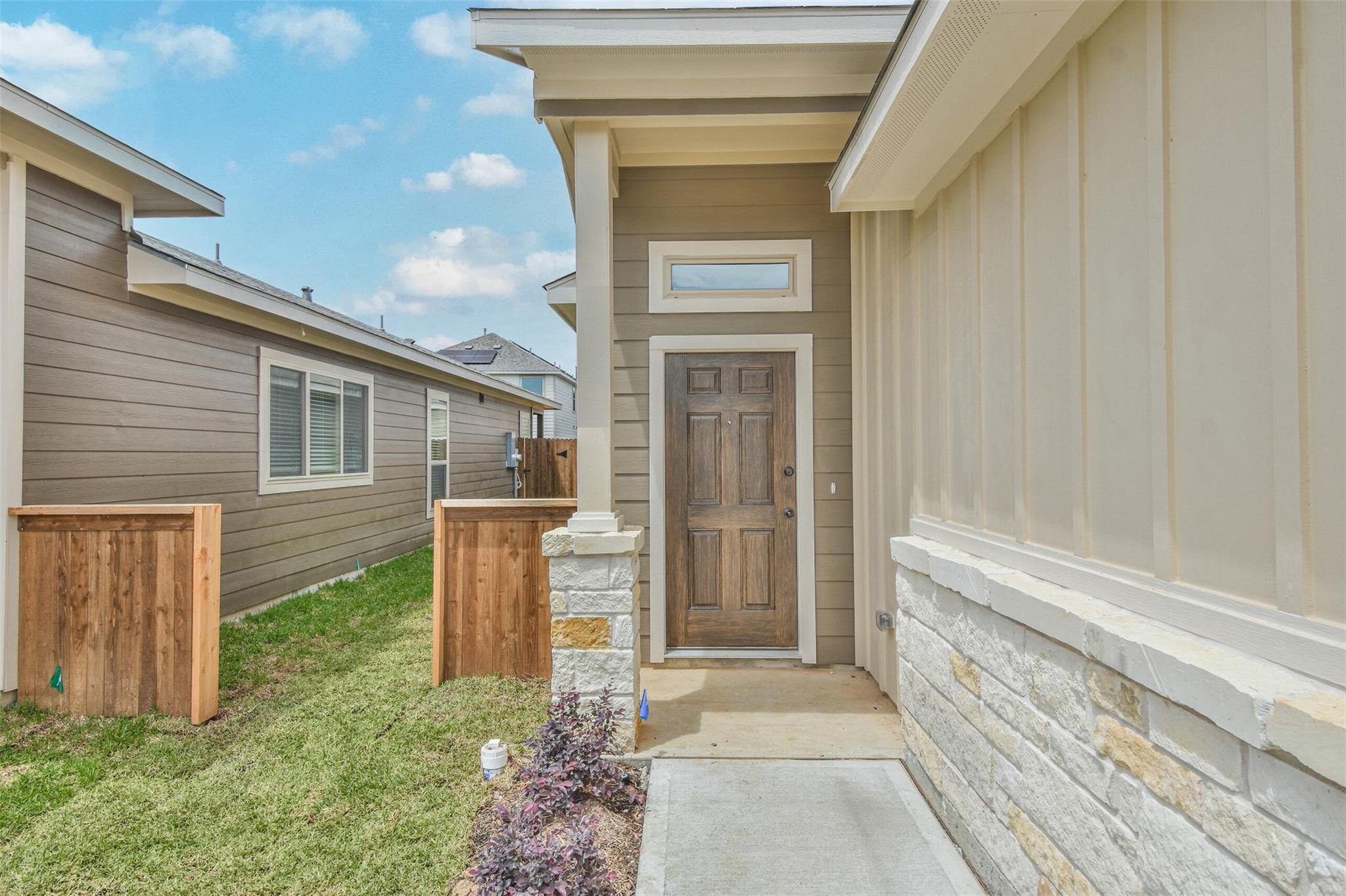 9788-9792 Grosbeak Lane